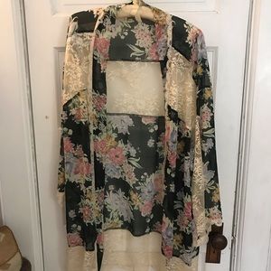 Laurie Felt floral/lace kimono-NWOT